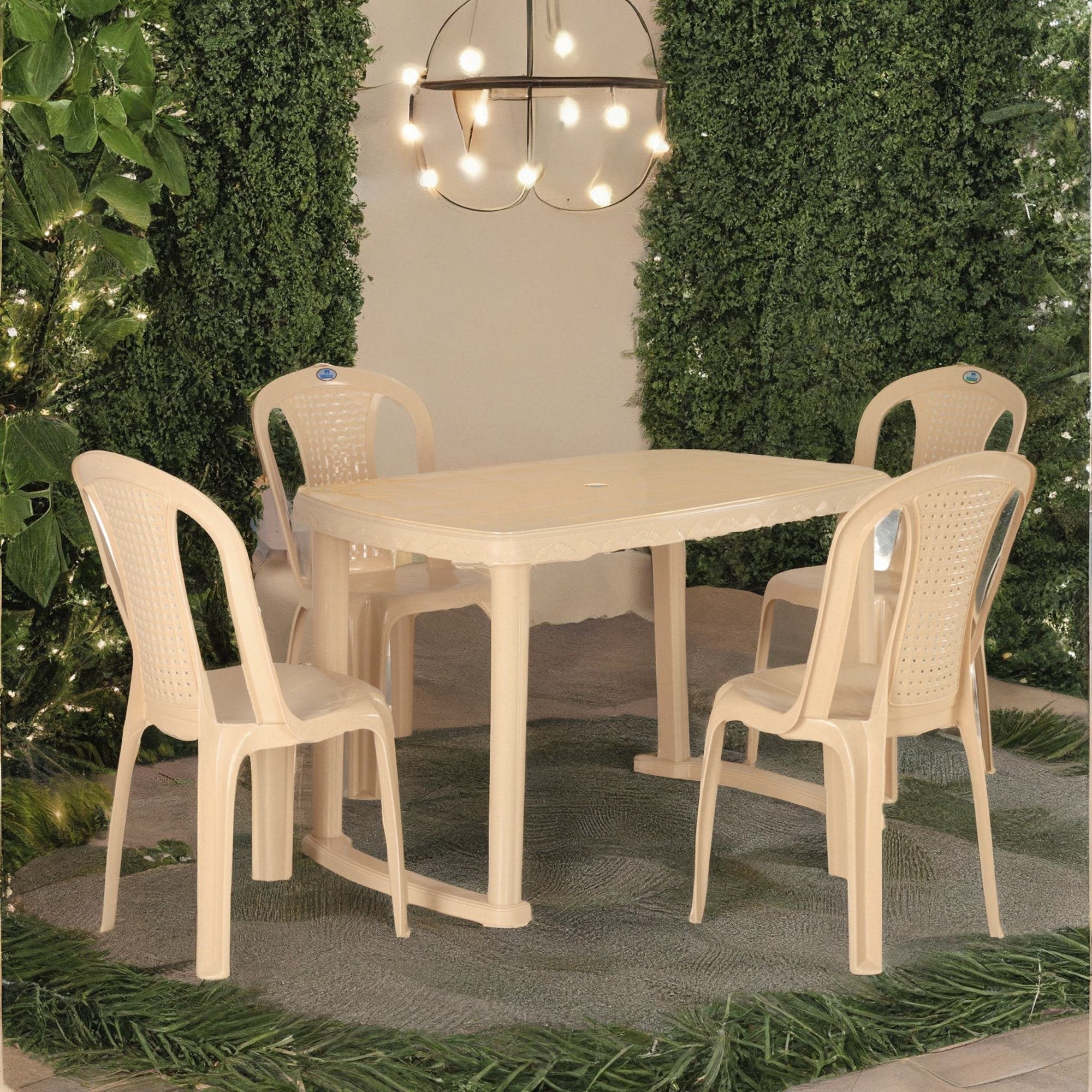Nilkamal Shahenshah 4 Seater Dining Set